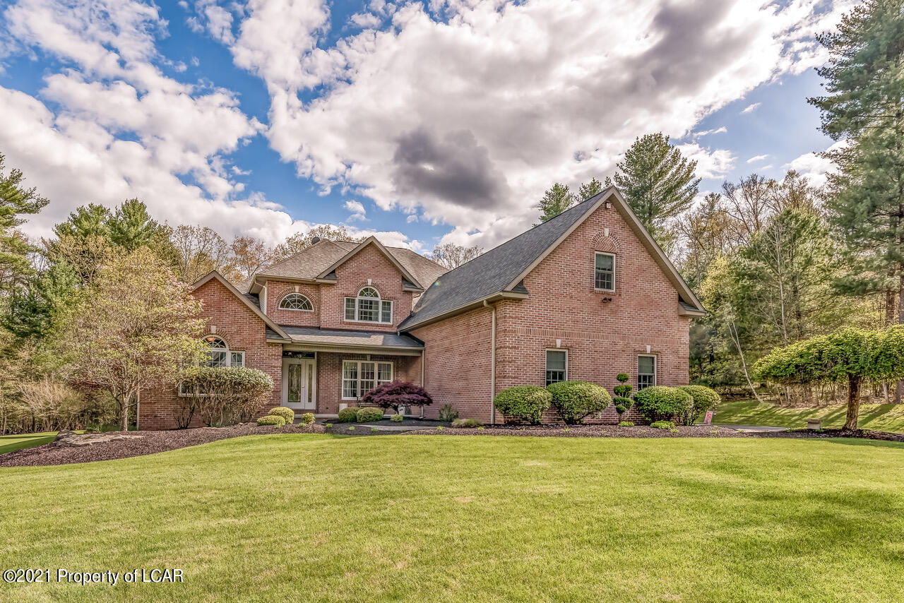 Lewith & Freeman Featured Listing Expansive 2Story in Alberdeen Acres